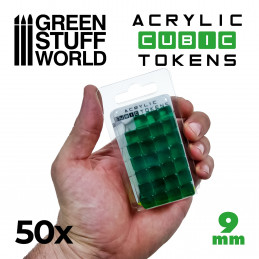 grüne kubische Spielmarken
